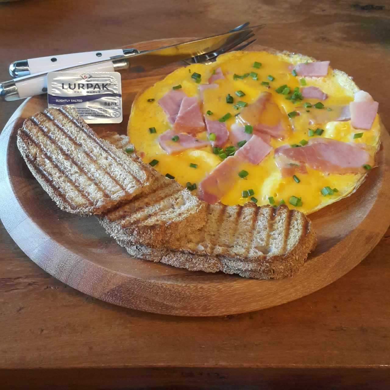 Omelet de jamón y queso