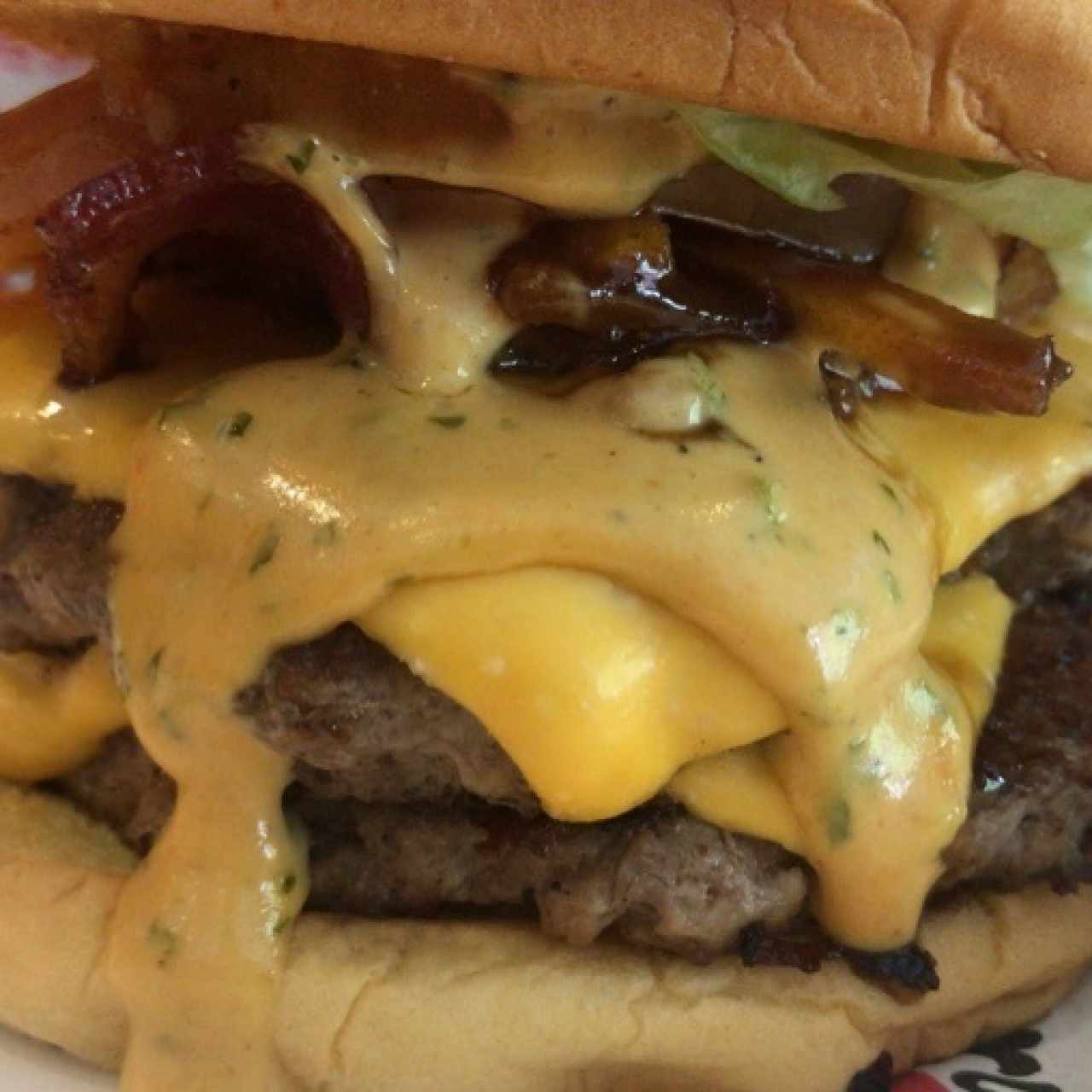 “Golleria Classic Burger”