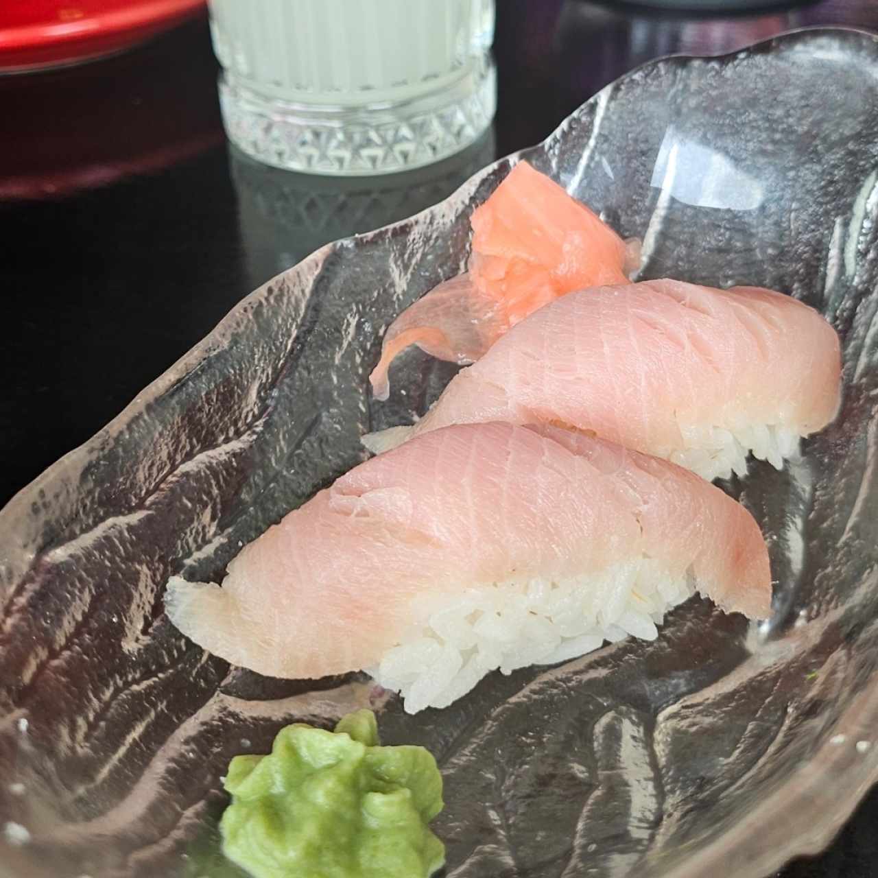 Crudos - Nigiri de hamachi 🤍