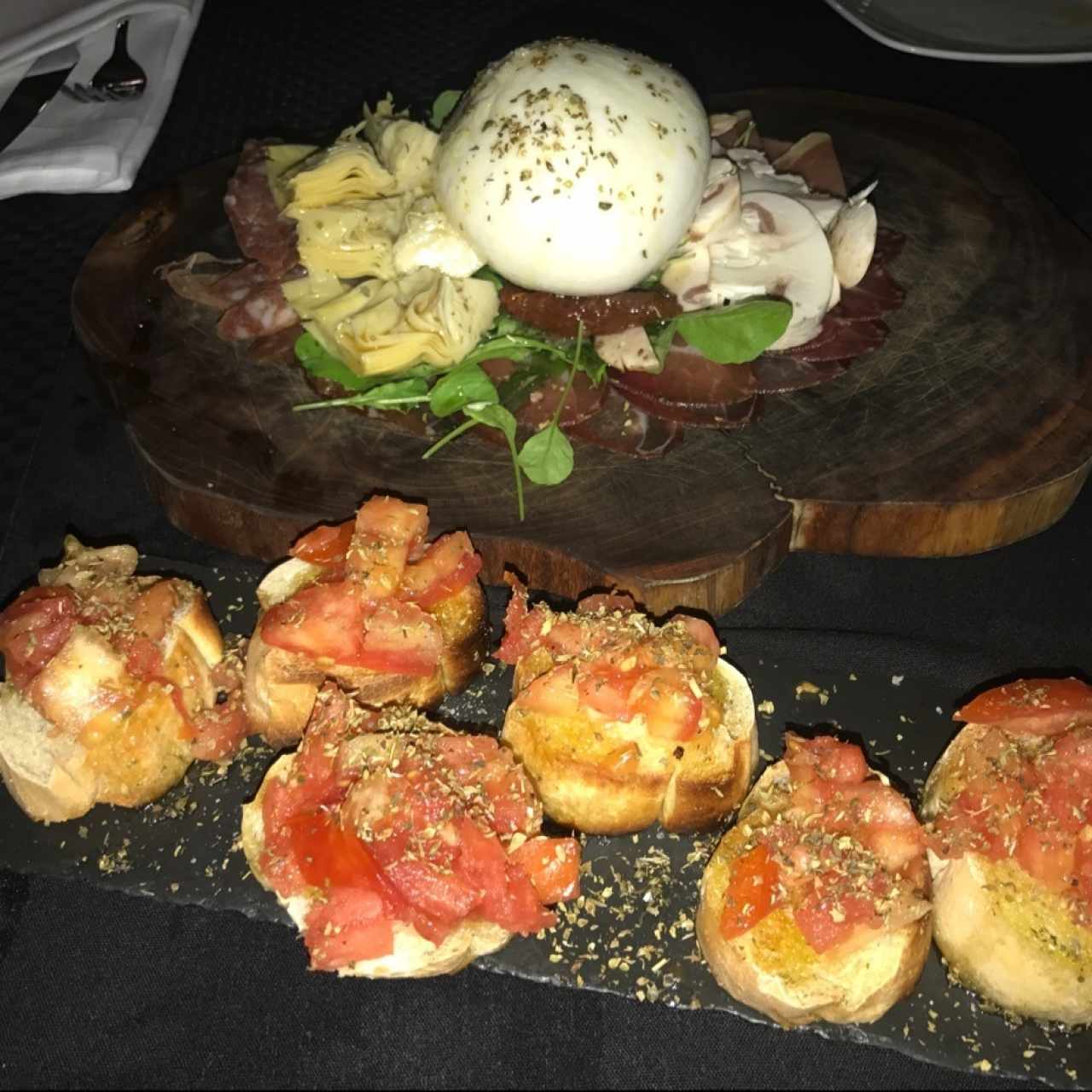 antipasto italiano y burrata 