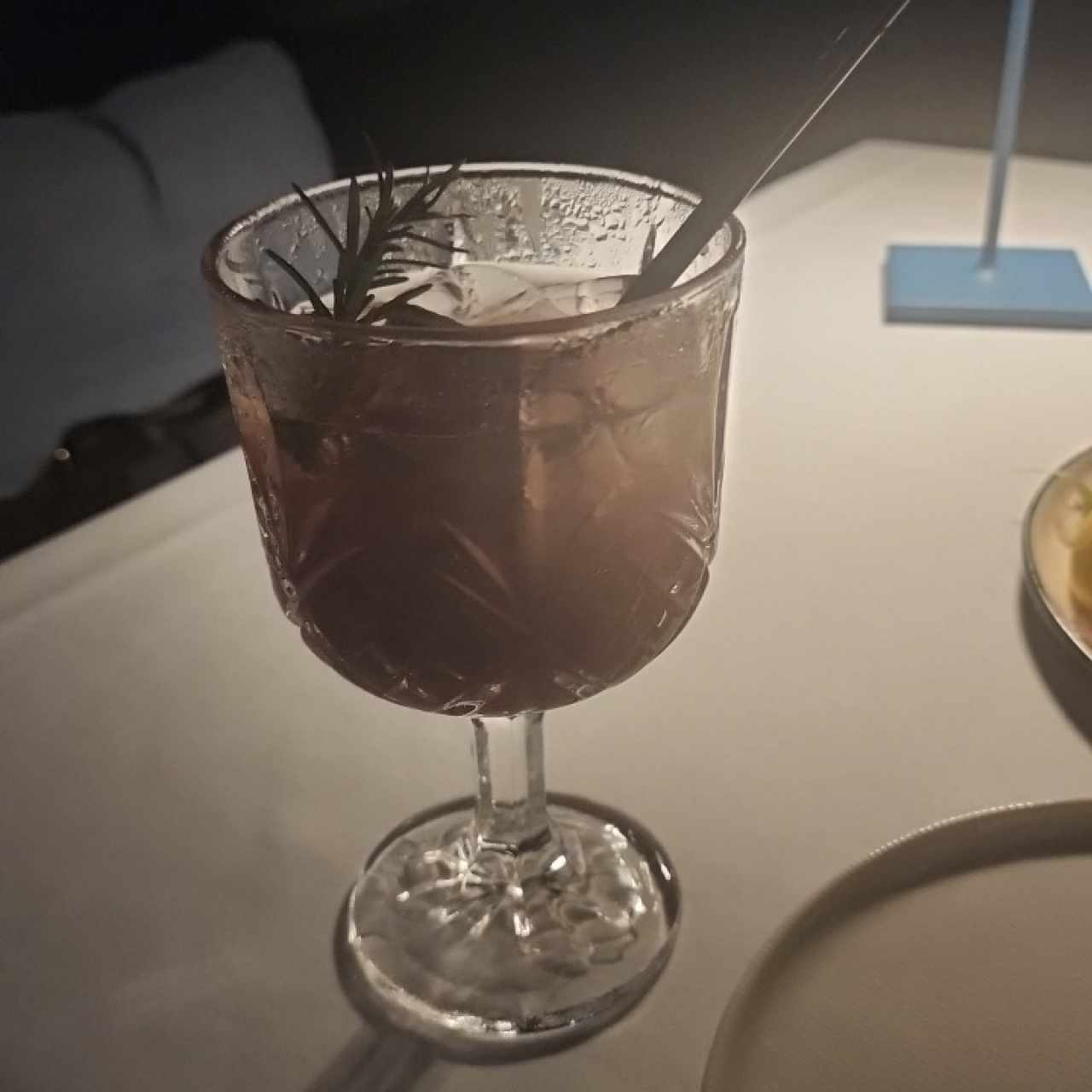 coctel sin alcohol, de blueberries y lemon