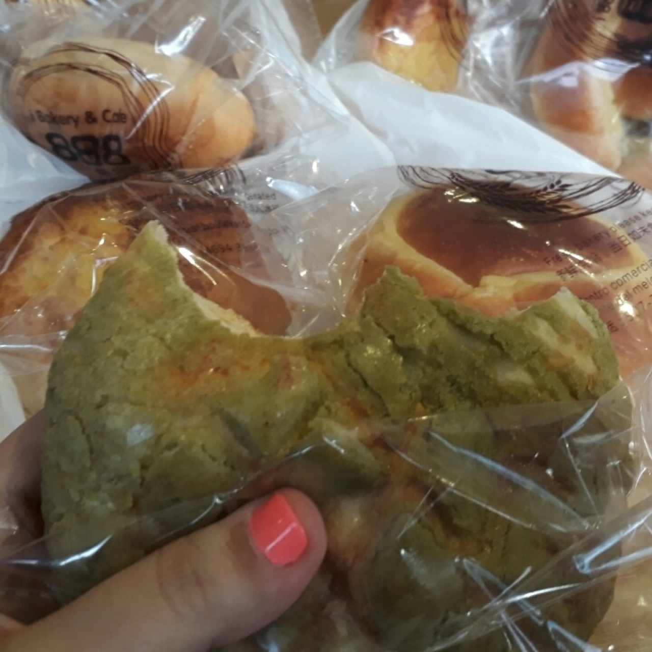 pan de matcha y frijol dulce 