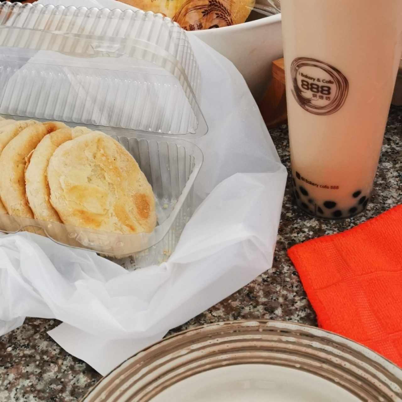 Milk tea con tapioca y galletas de esposa