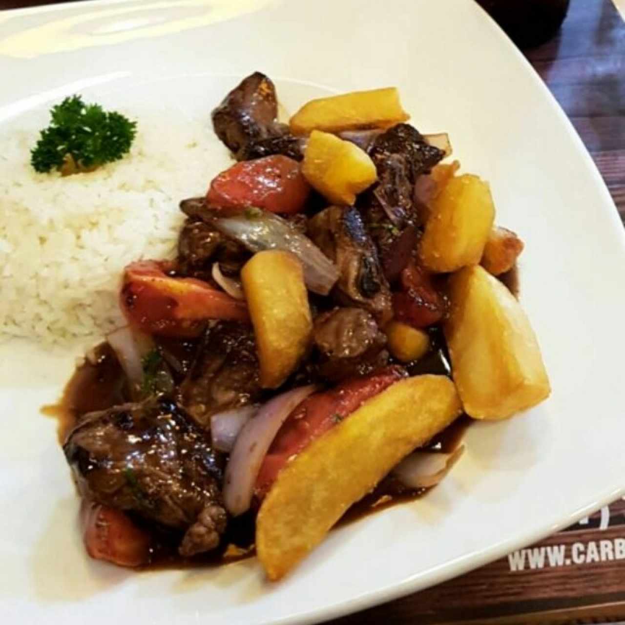 lomo saltado con papas