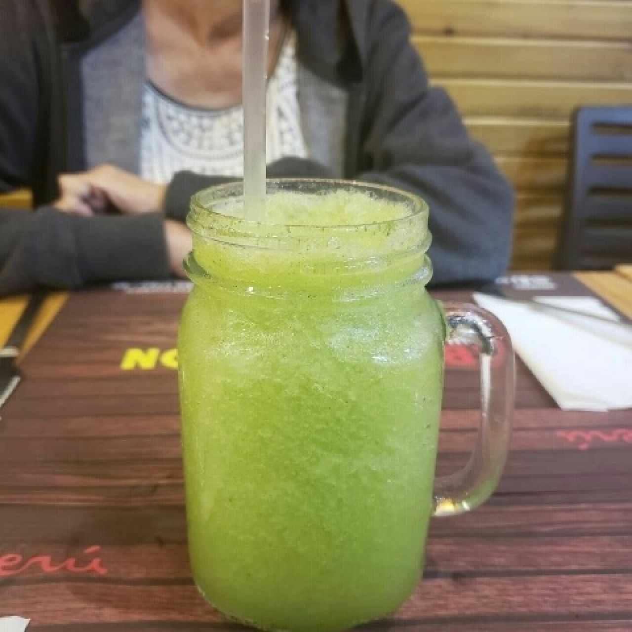 limonada con hierba buena 