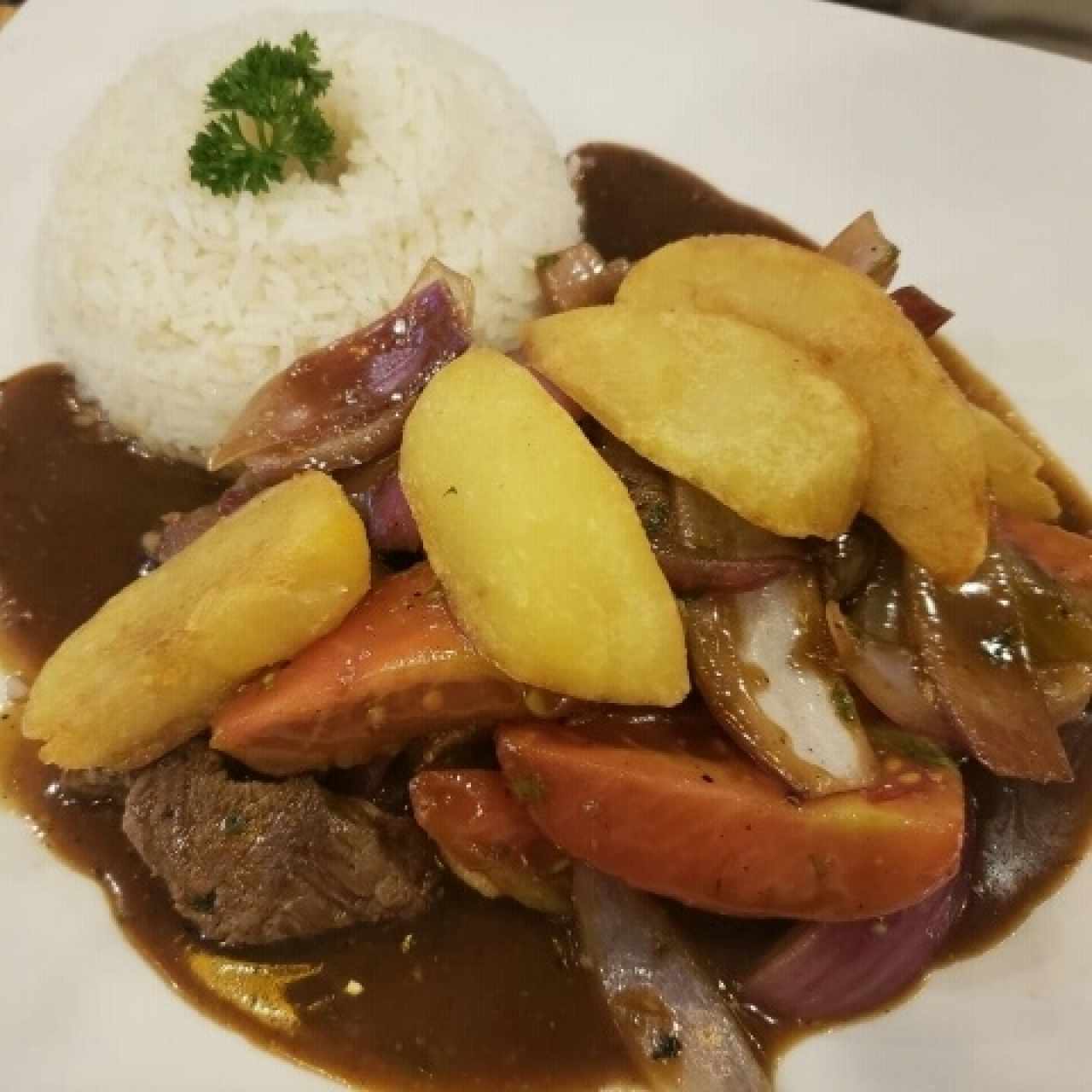 lomo saltado