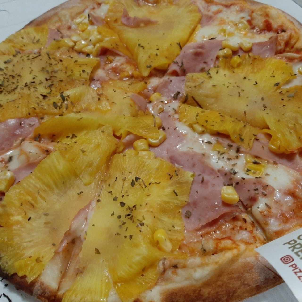 Pizza hawaiana tamaño mediano