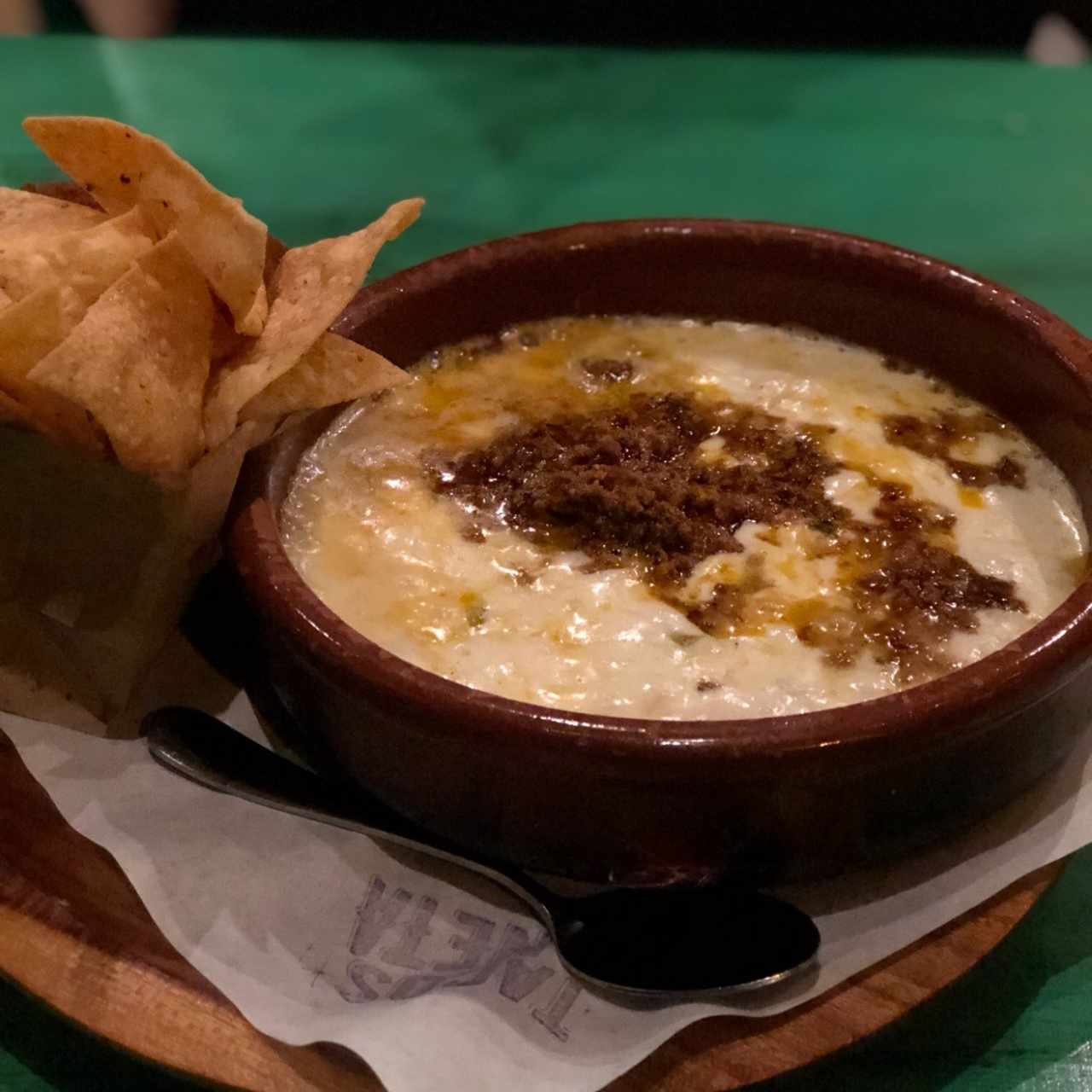 Queso Fundido con Chorizo