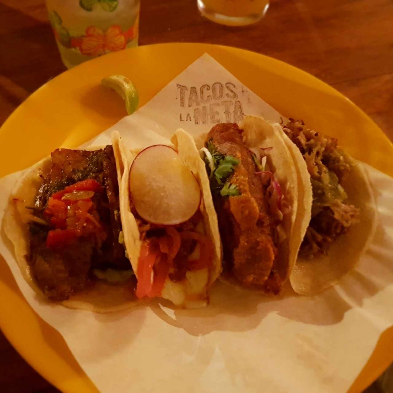 Tacos Tropicales: Chorizo Queso + Carnitas + Bistec güey + Mariachi Chorrillo