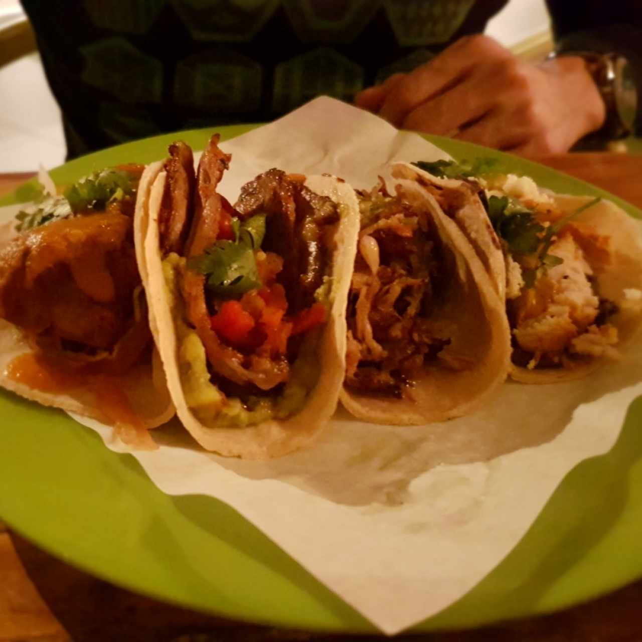 Tacos Tropicales: Mariachi Chorrillo + Bistec Güey + Carnitas + Pollo Pistolero