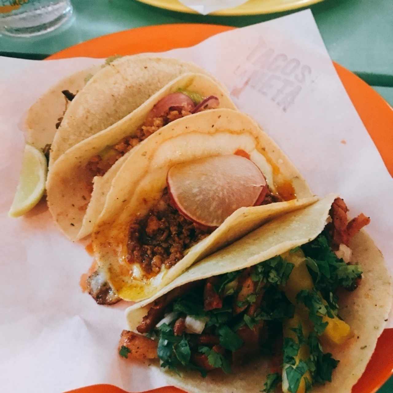 tacos de chorizo, carnitas