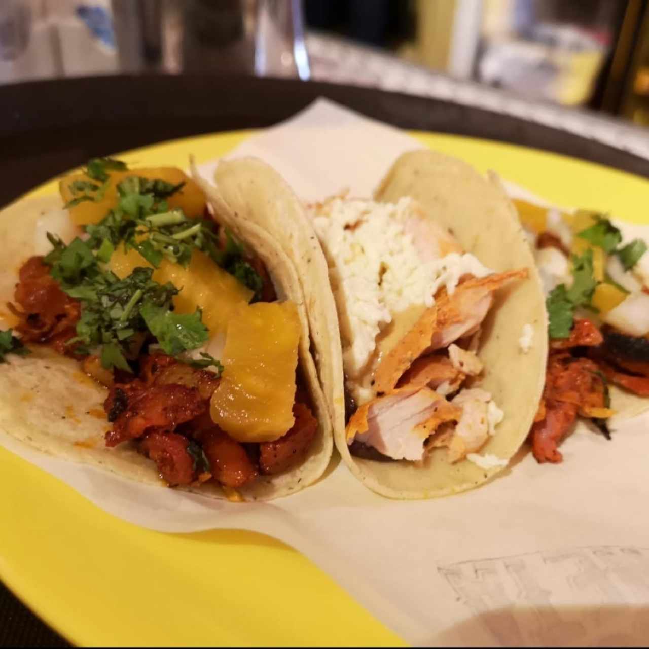 trio de Tacos (Curvina, pollo, Cochinita)