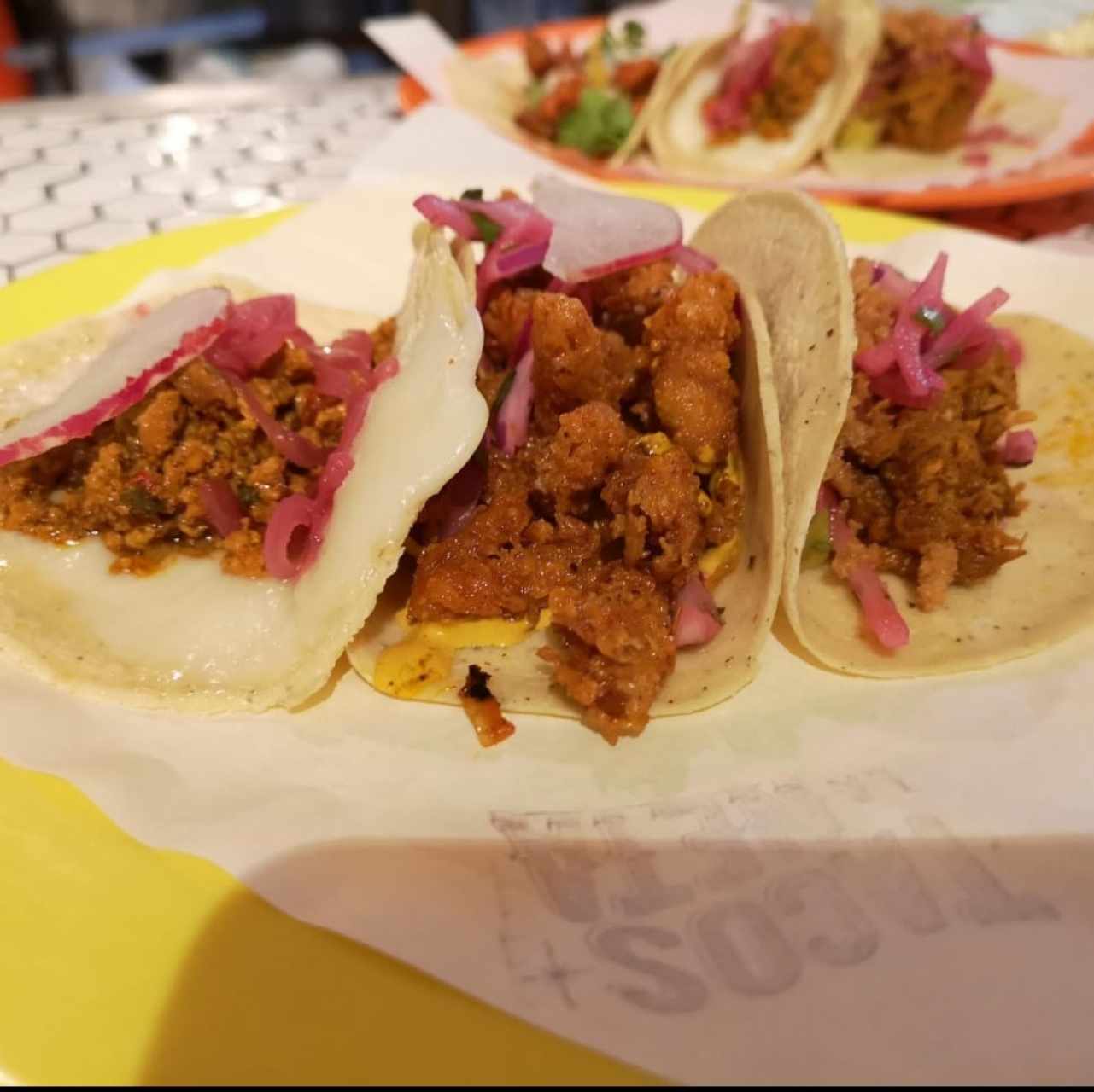 Trio de Tacos (Curvina, Calamar, carnita)