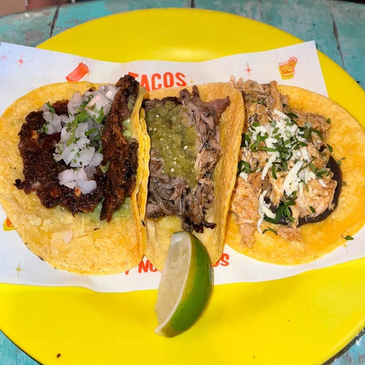 Tacos Cochinillo, Carnitas y Pollo Pistolero