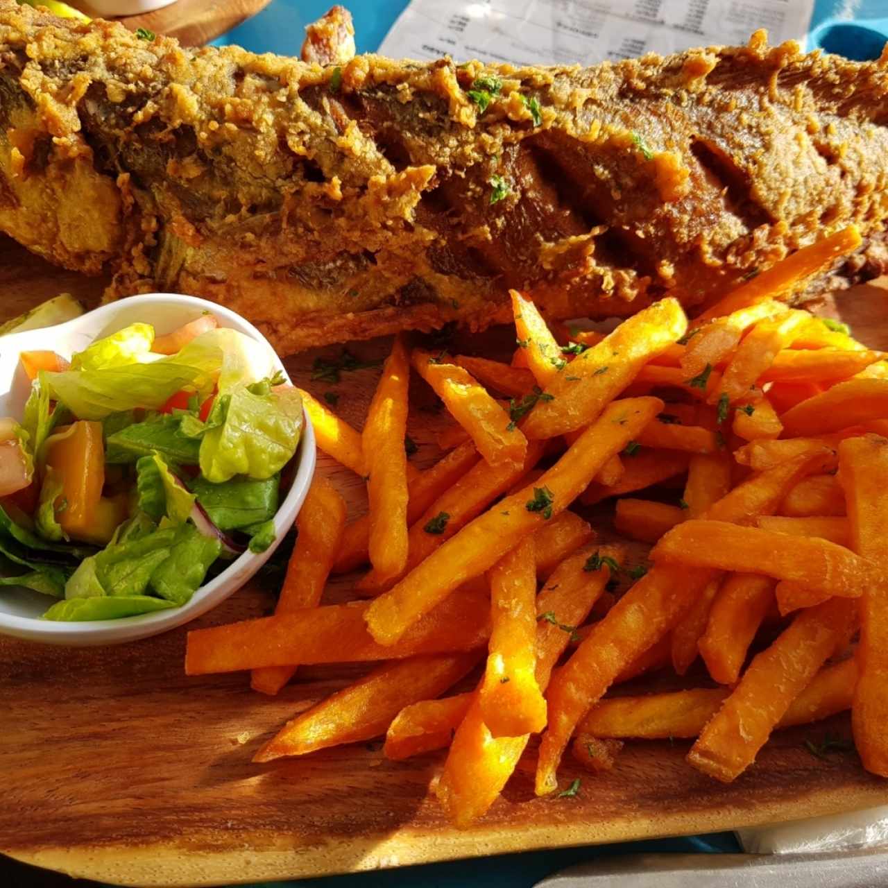 Pescado frito con sweet potatoes