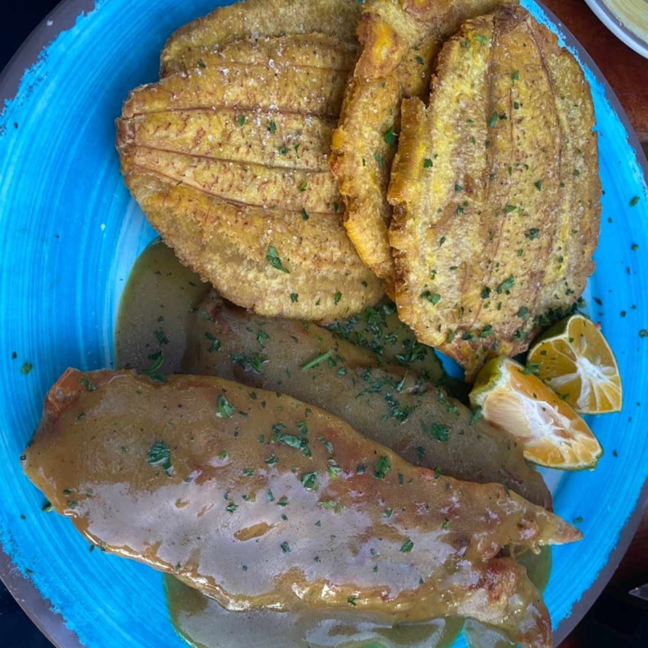 Filete de pescado con leche de coco y curry