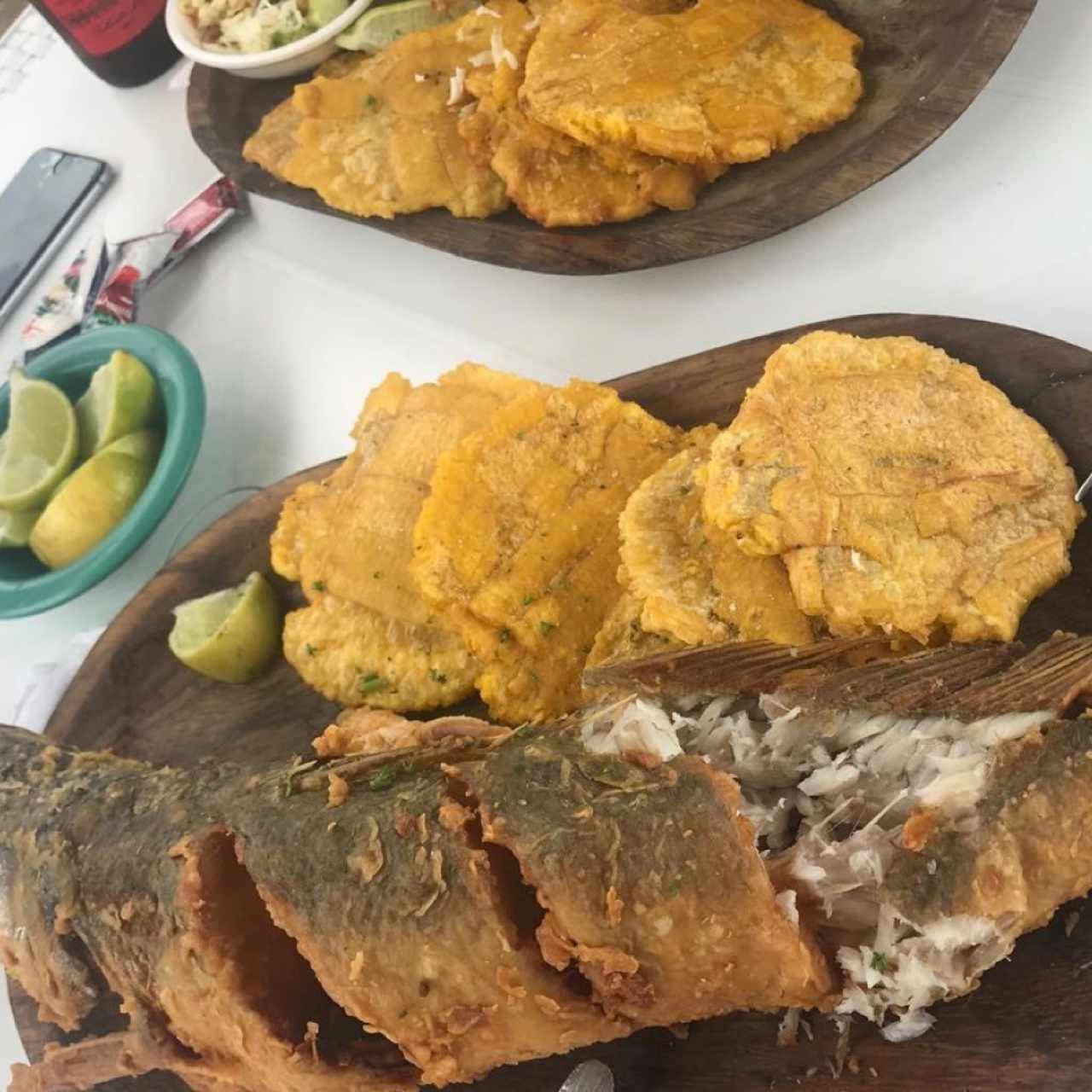 pescado frito con patacon