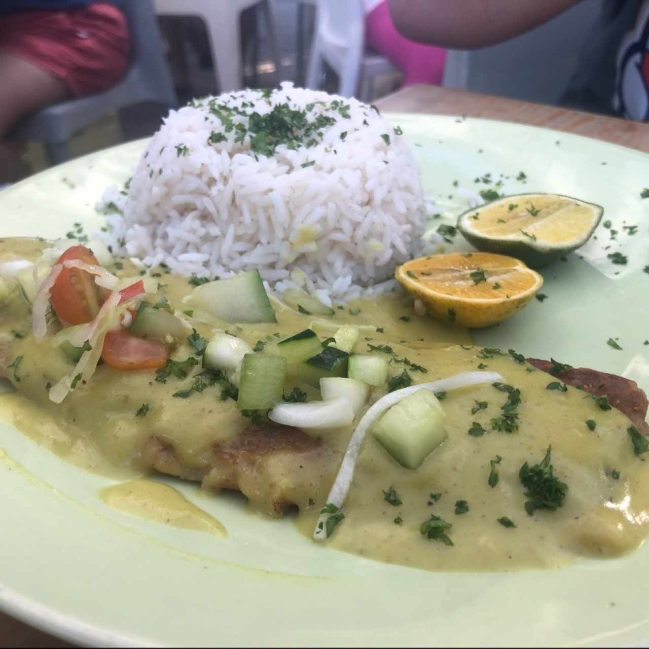 pescado con arroz con coco