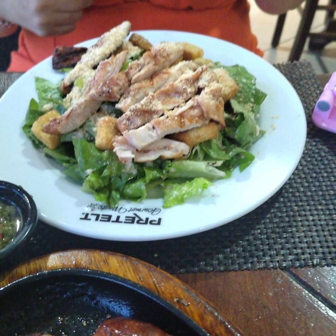 Ensalada Caesar de pollo