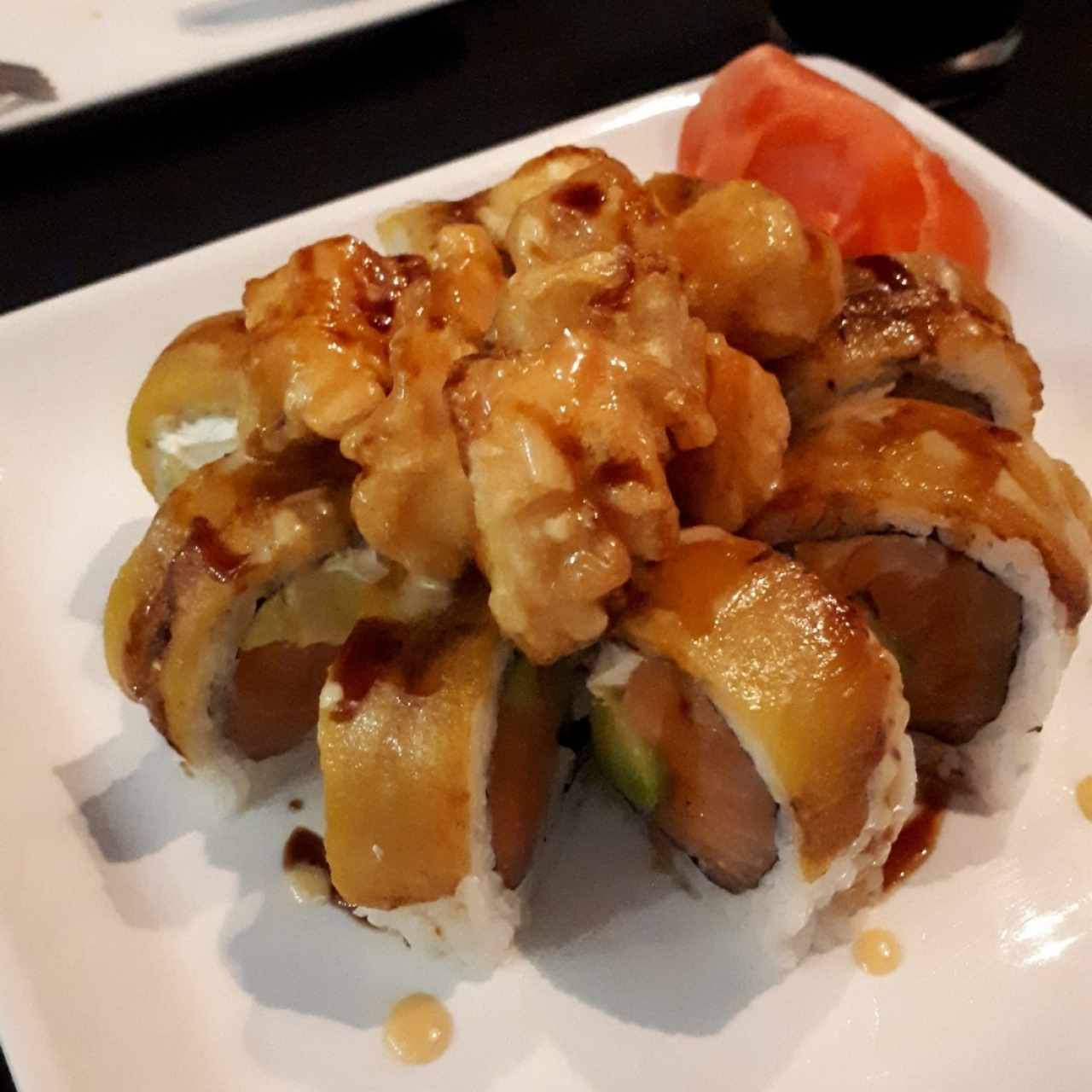 sushi con camarones