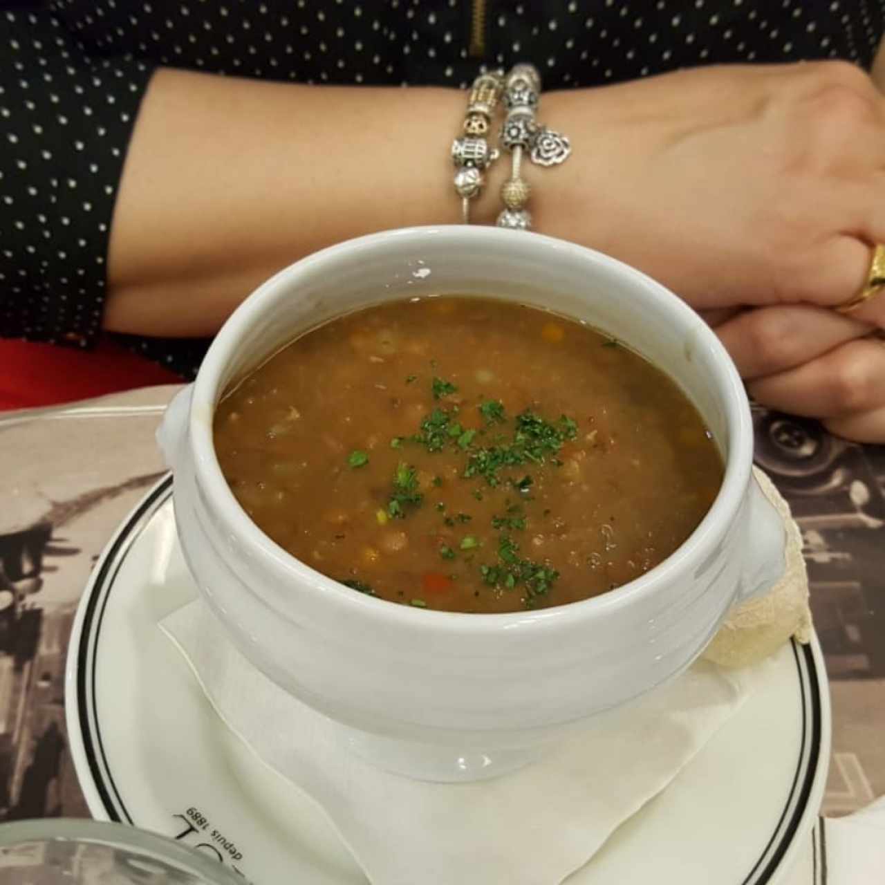 sopa de lentejas