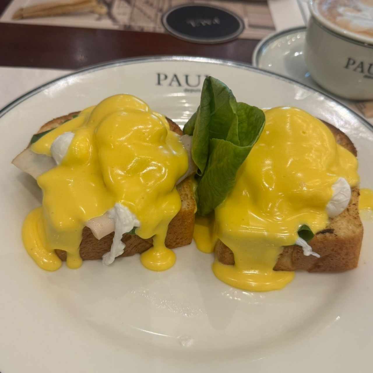 Eggs benedict