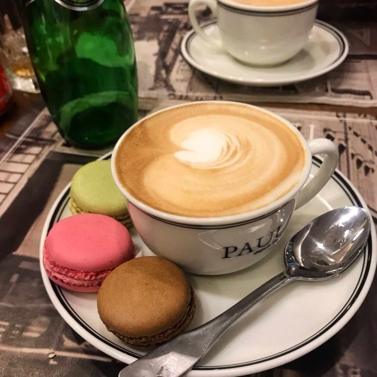 Capuccino con macaroons