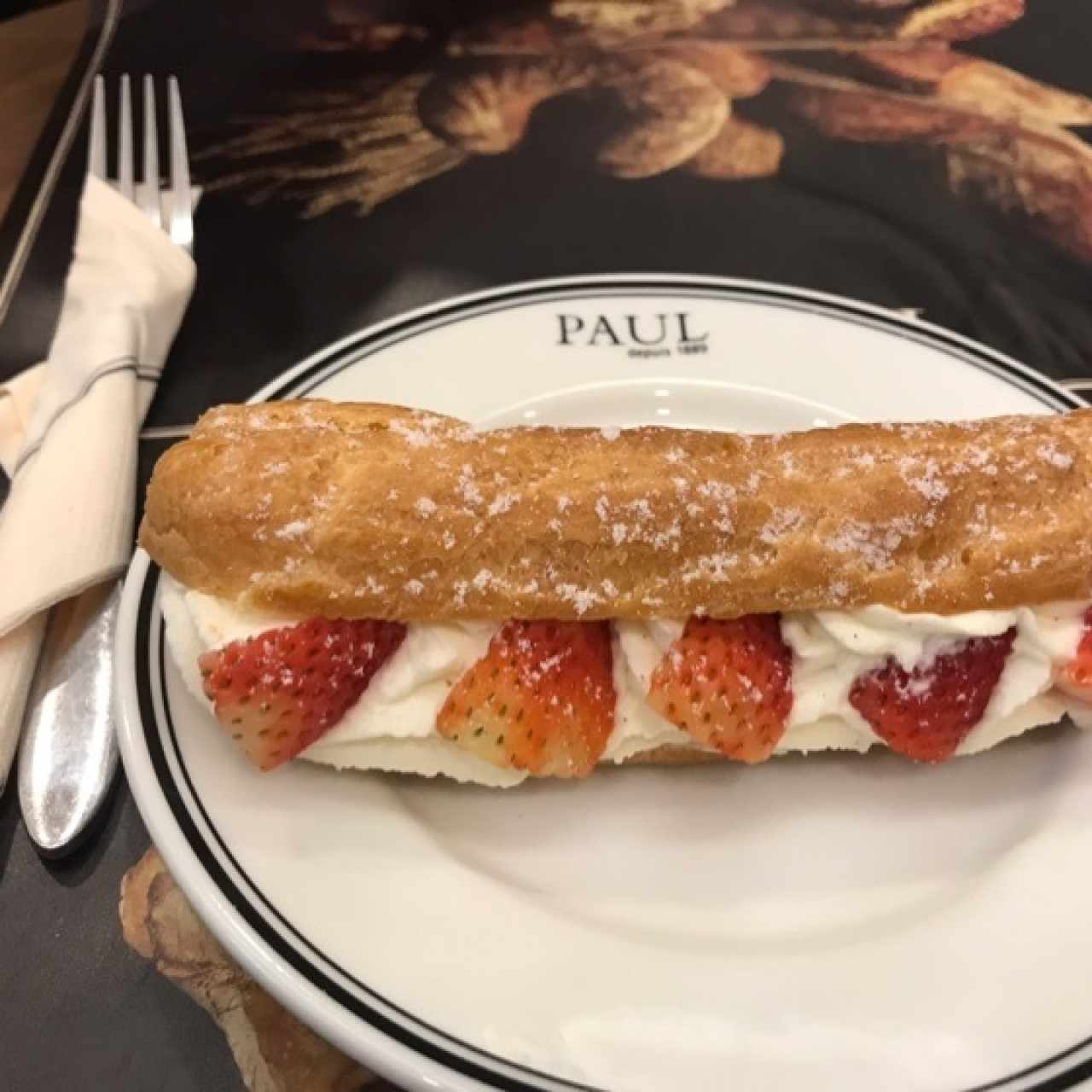 Eclaire de Fresas