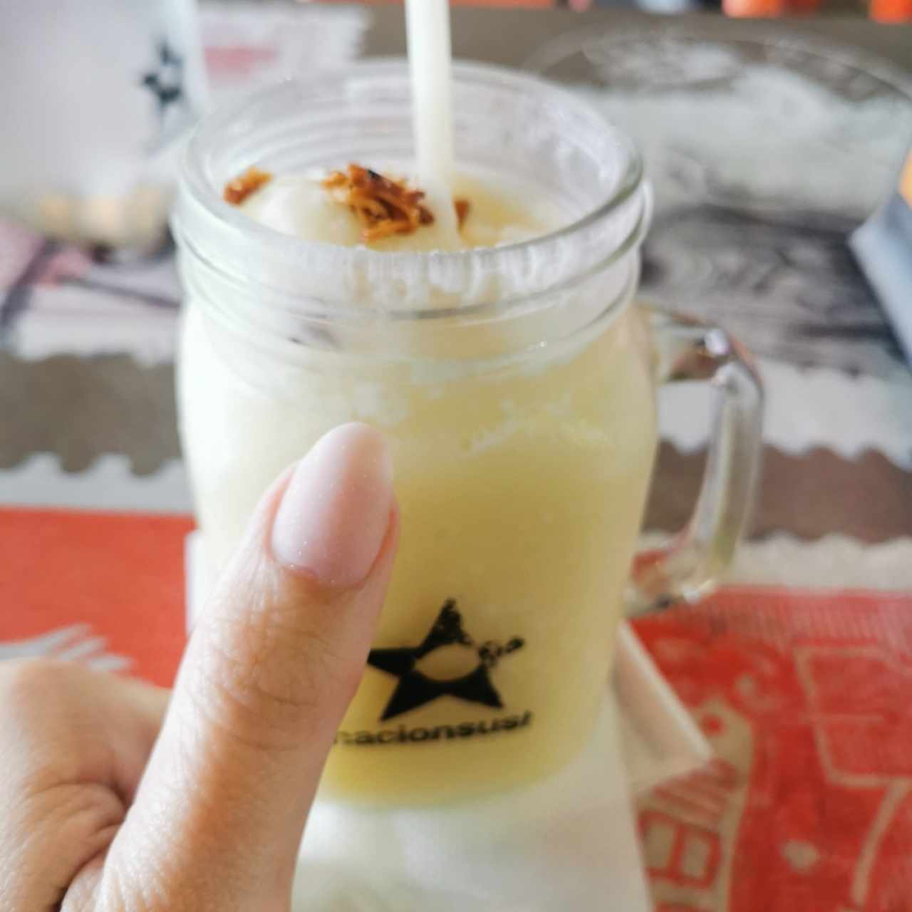 Jugo piña limon y coco 