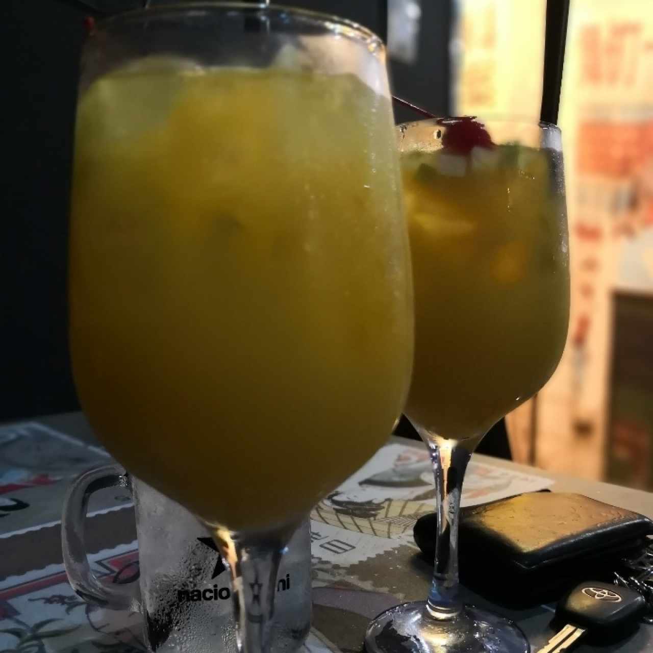 Seductores cocteles - Sangría de mango 2x1 $3.50