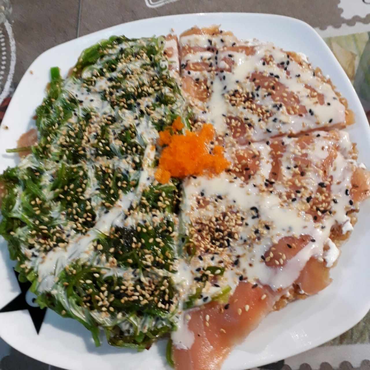 Pizza de Salmón Ahumado (mitad con algas)