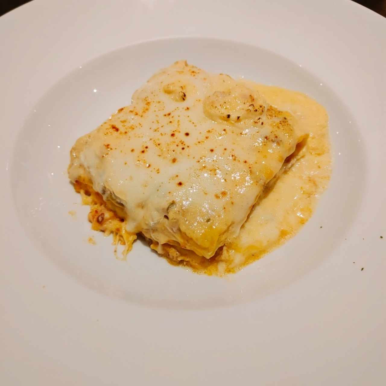 lasagna de pollo en salsa de hongos