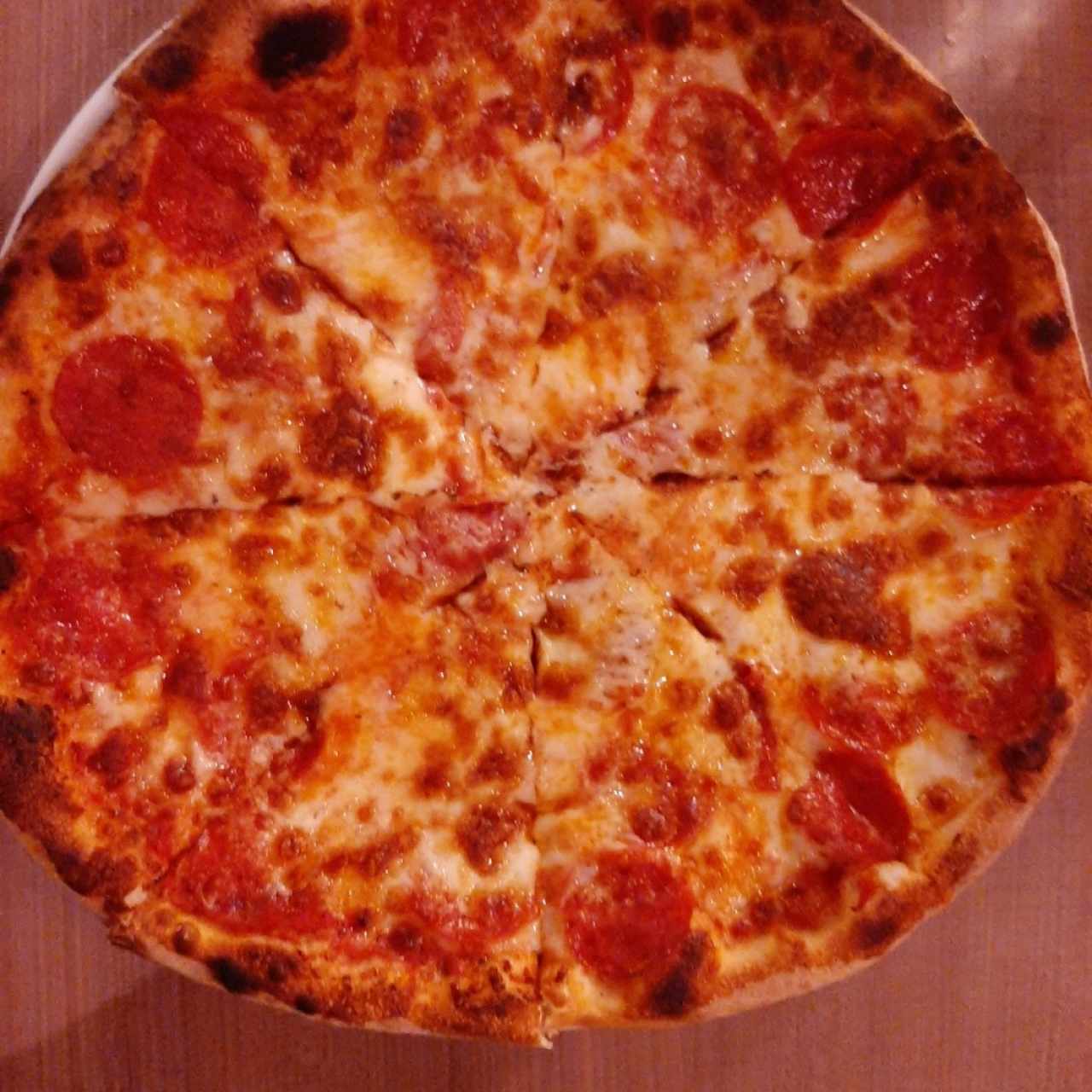 pizza de peperoni con extra queso
