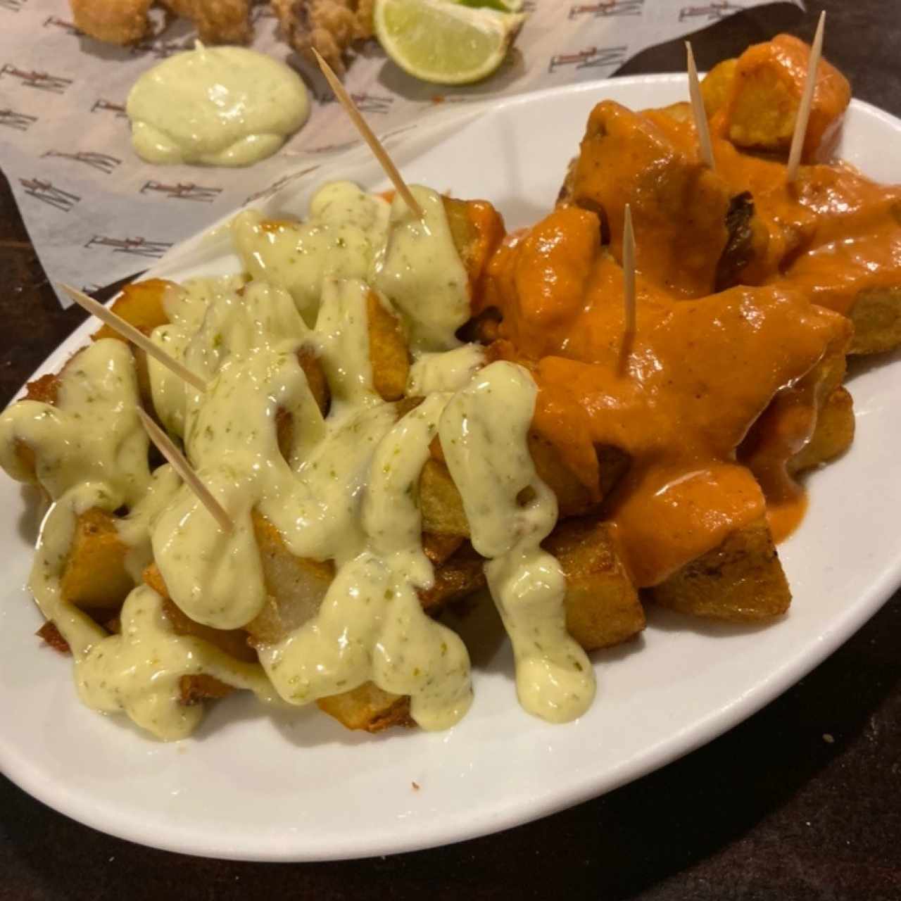 papas aioli y a la brava