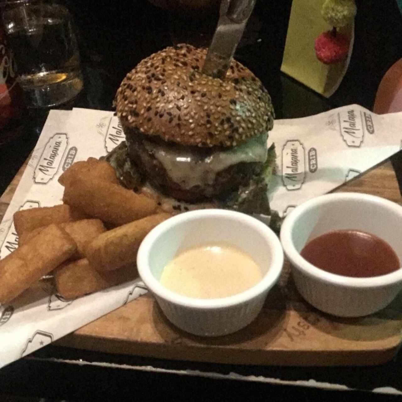 Platos Fuertes - Hamburguesa Malasaña (1/2L)