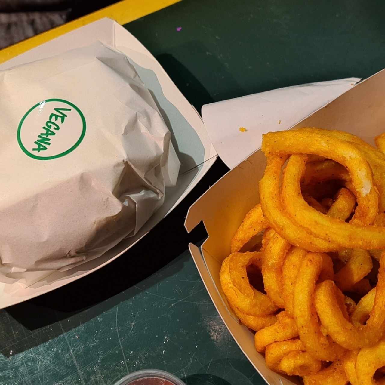Hamburguesa Vegana con Curly Fries