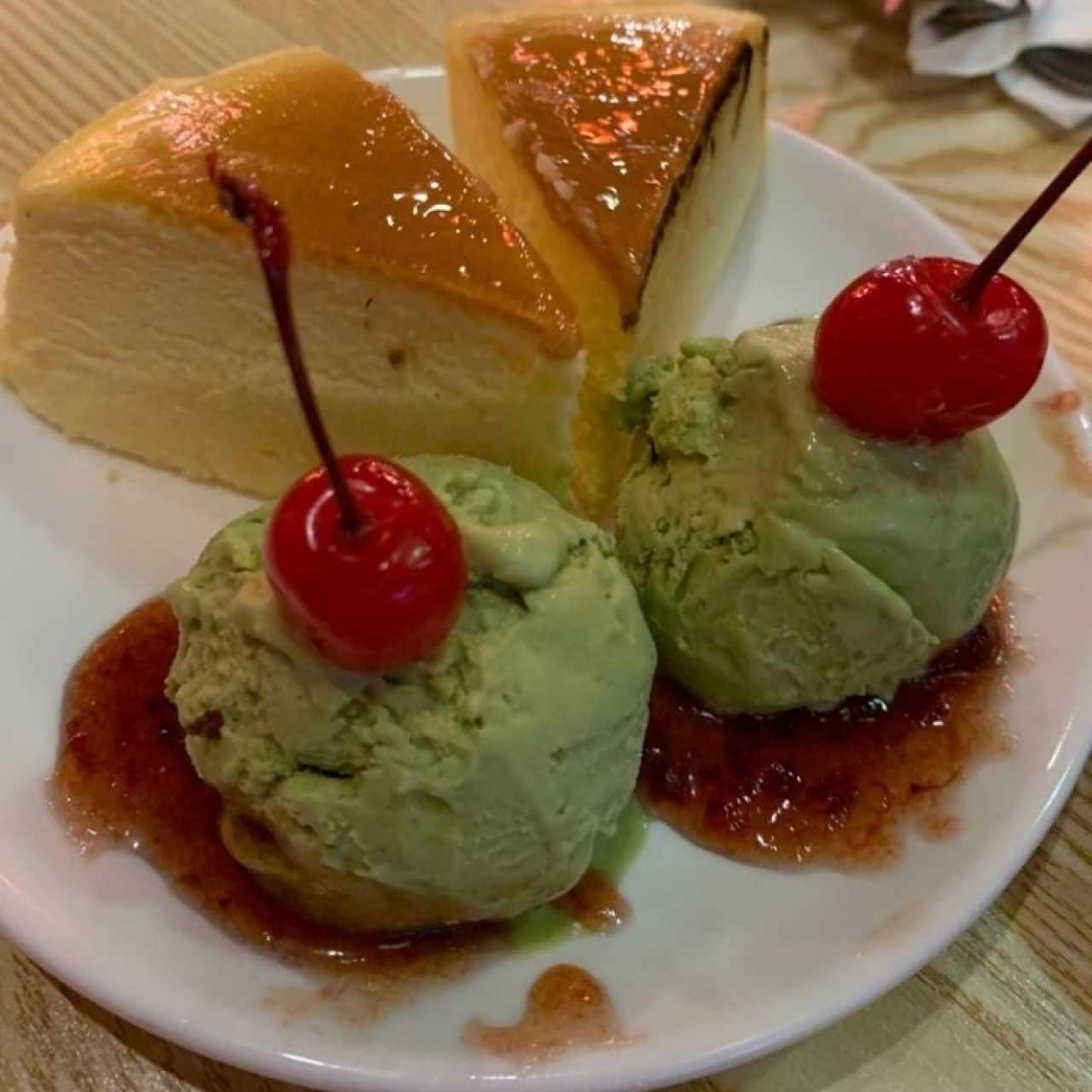 cheesecake y helado té verde