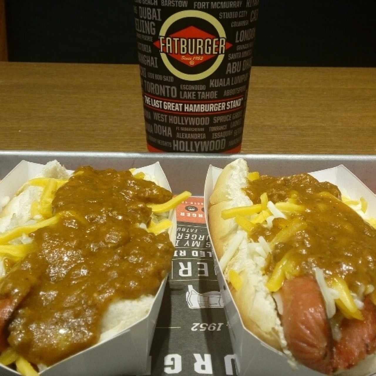 Hot Dog con chili y queso