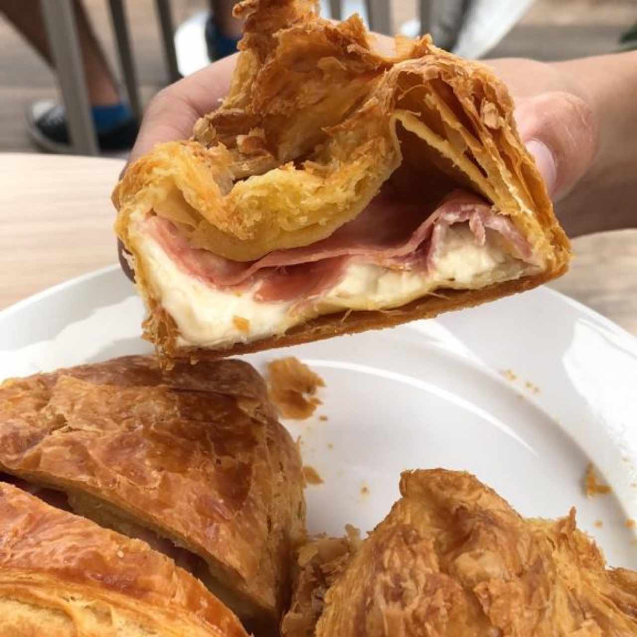 Pastelito de Jamon y Queso crema