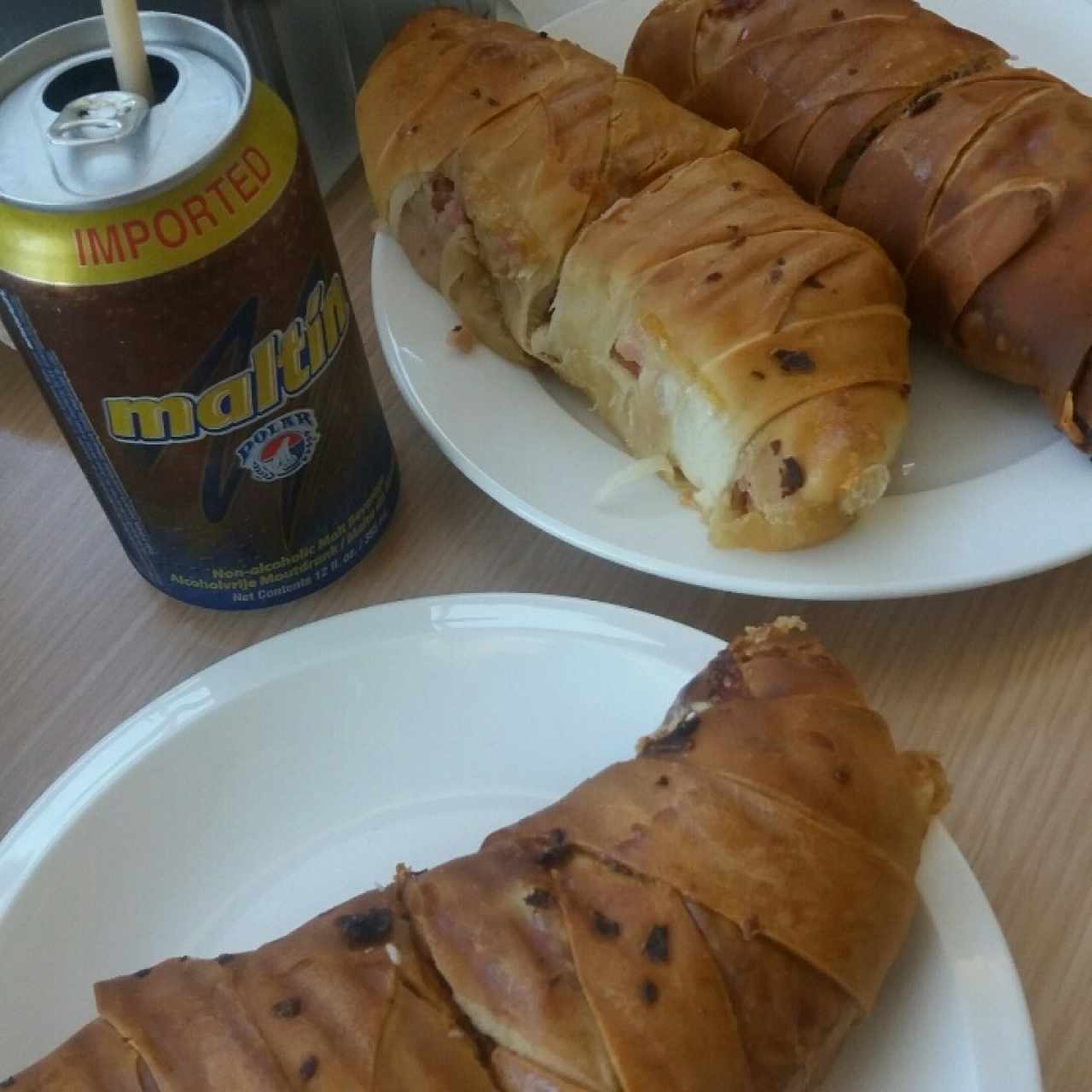 cachitos jamón y queso y malta 