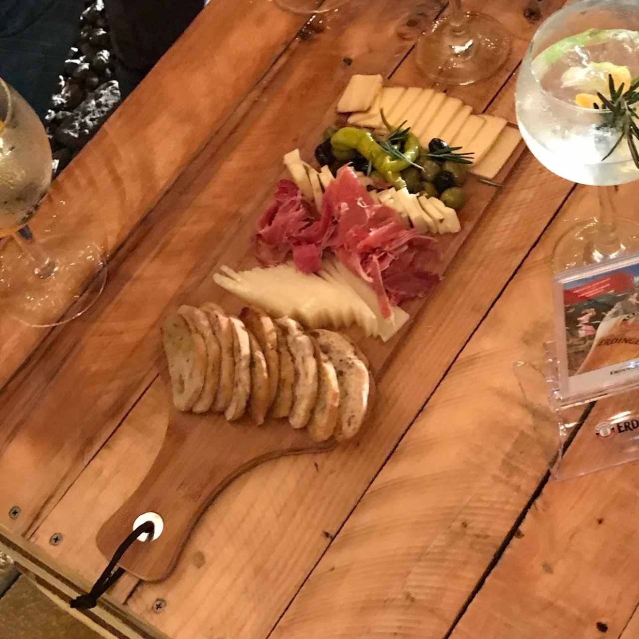 Tabla de quesos y jamón serrano