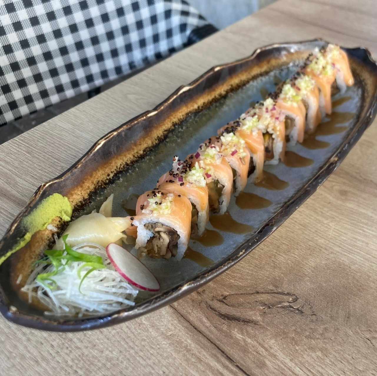 Nikkei roll salmon