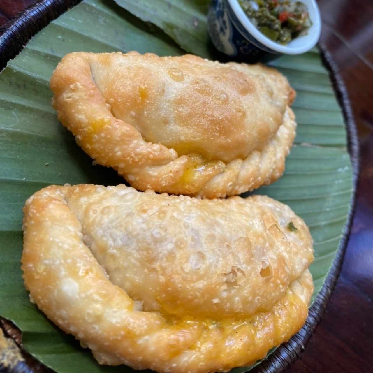 empanadas de queso y corvina. 