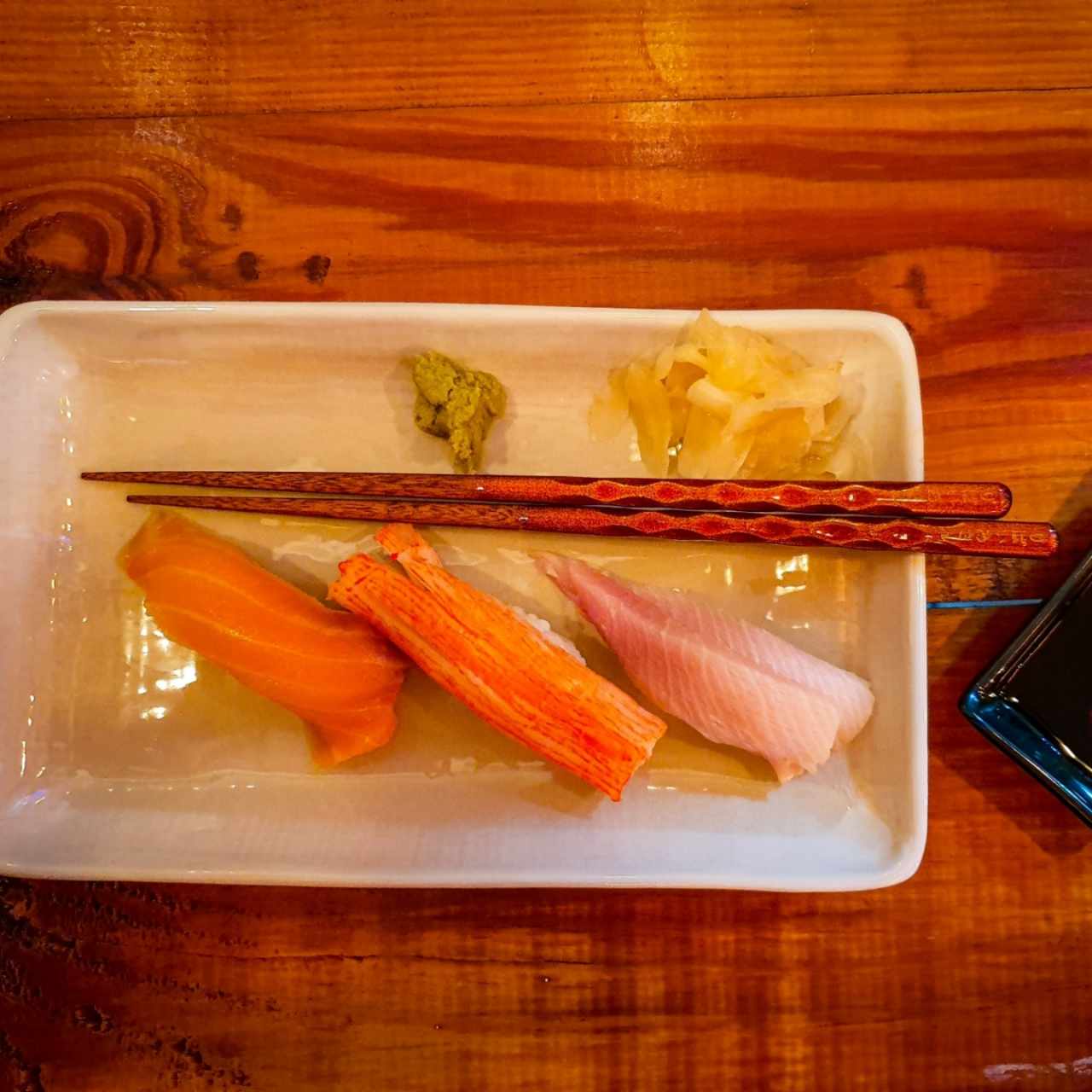 nigiri salmon, kani, hamachi
