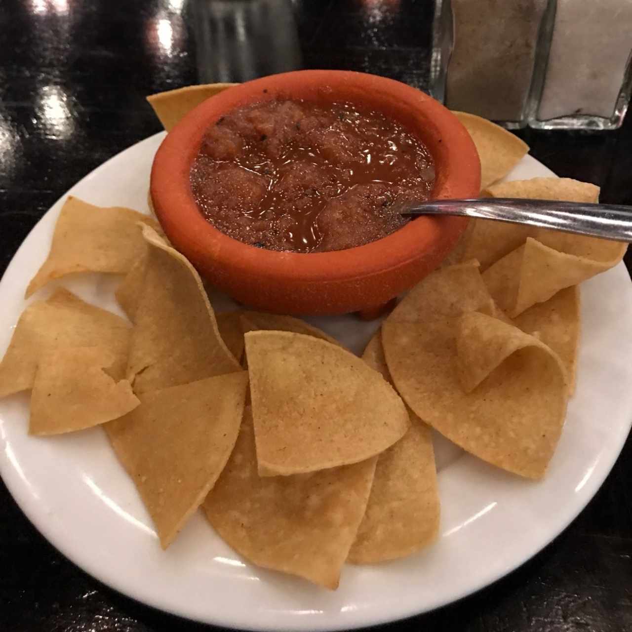 totopos cortesía de la casa