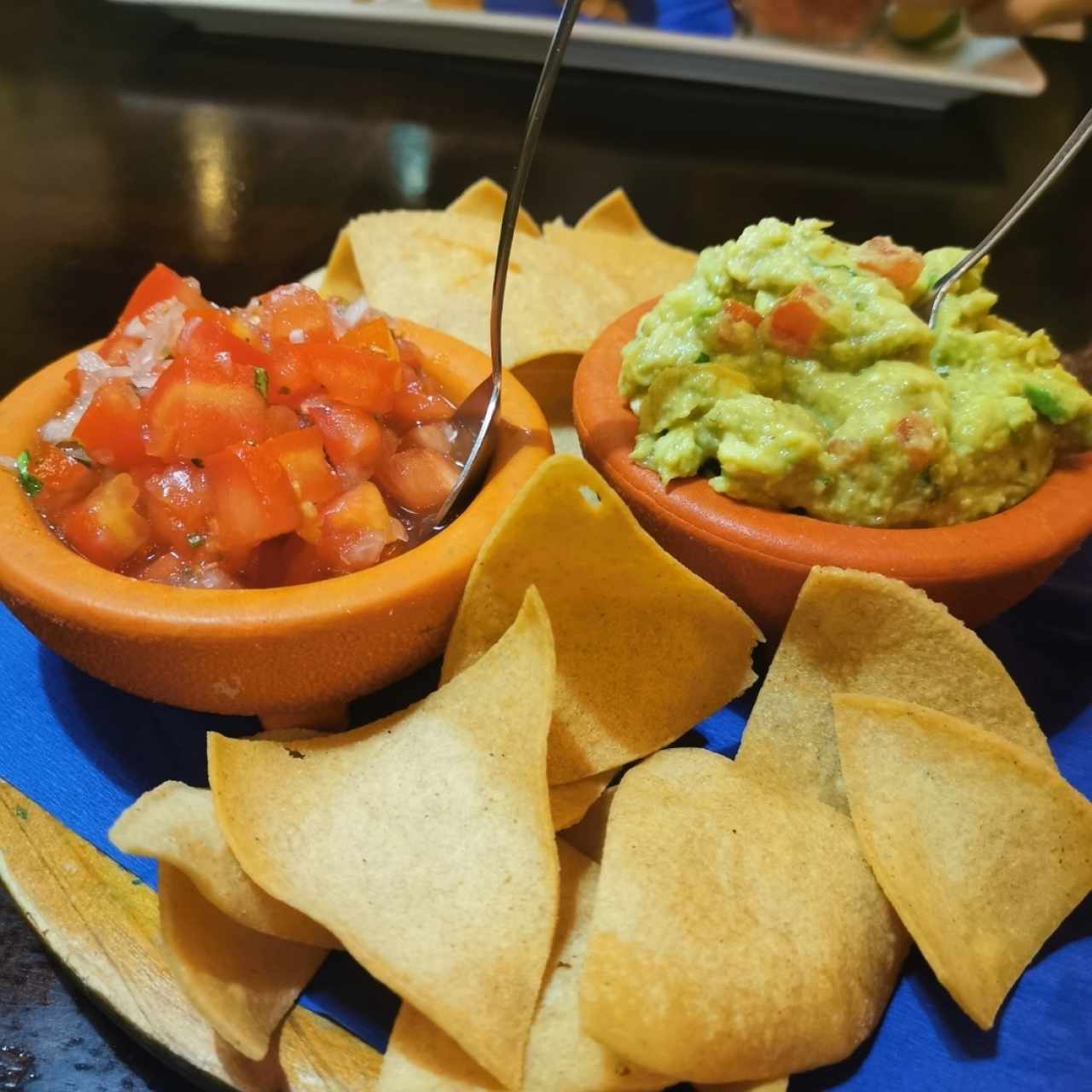 Aguacate y pico de gallo de entrada