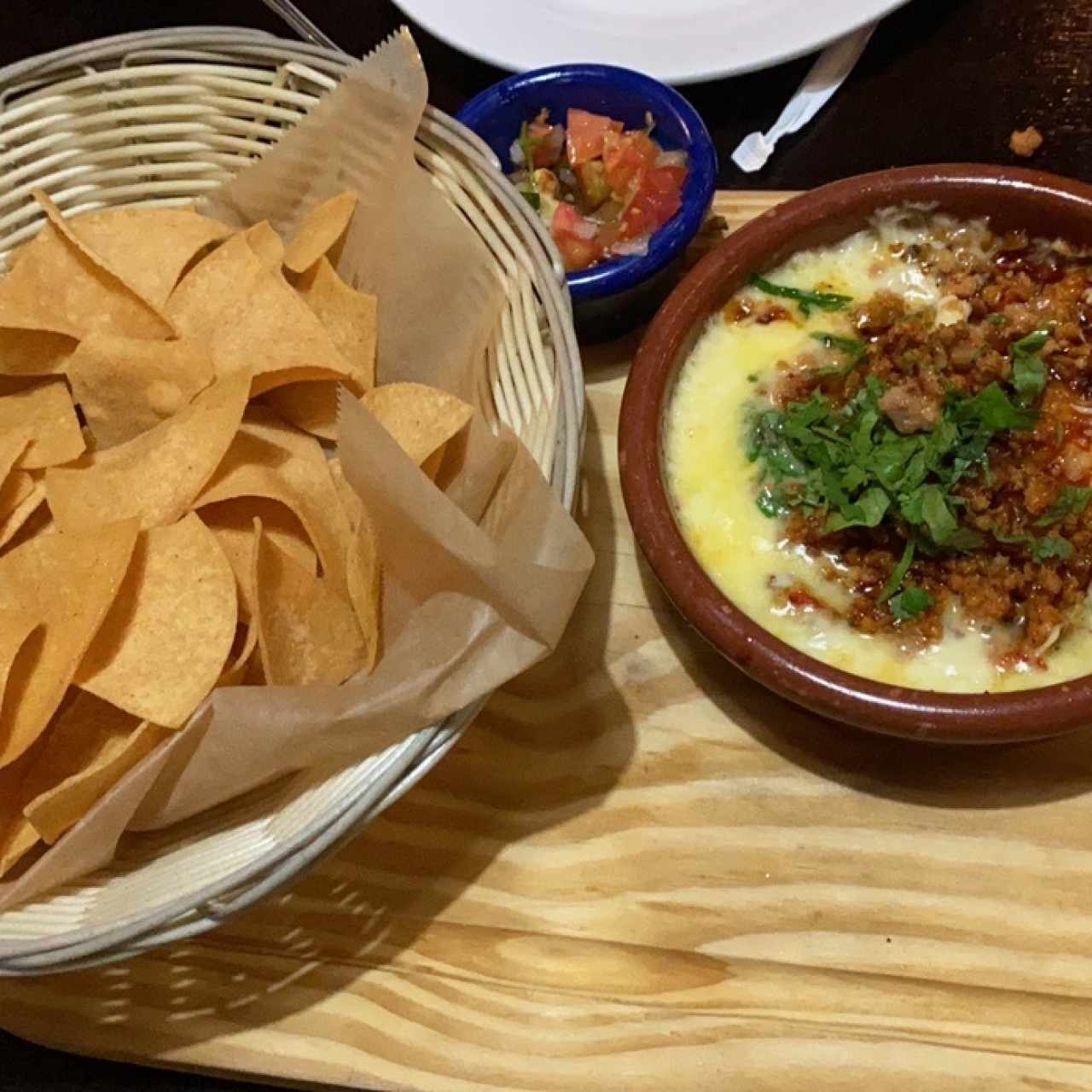 Entradas - Queso Fundido con chorizo