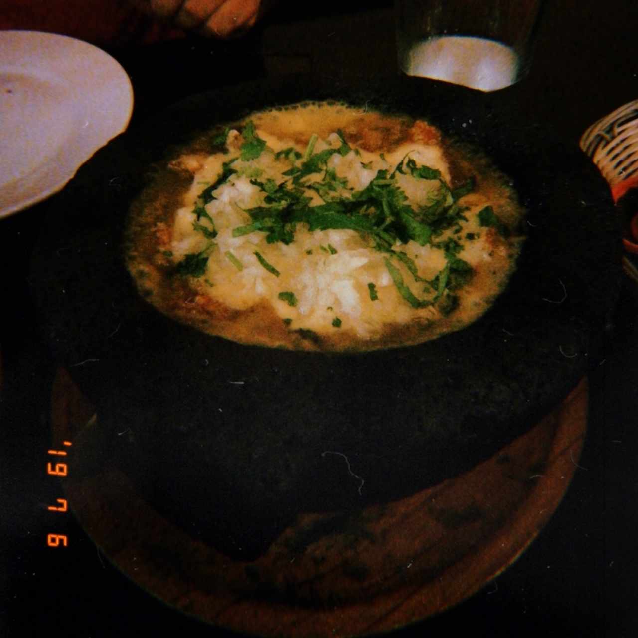 queso fundido con chicharrón