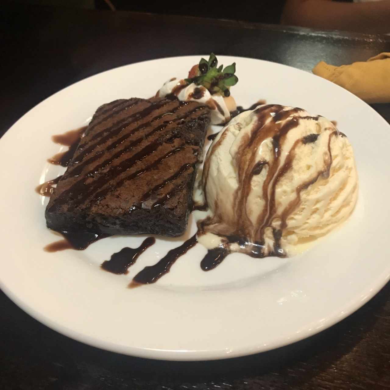 brownie con helado