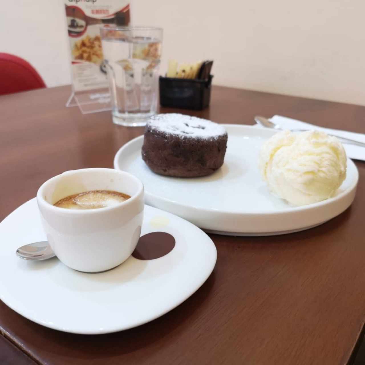Fondant de Chocolate y expreso macchiato